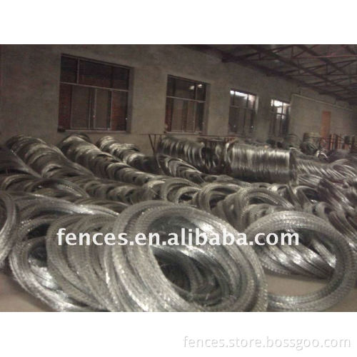 used 450mm coil diameter concertina BTO-22 Razor Wire/Barbed wire for sale